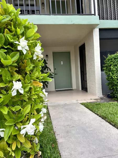 6489 Chasewood DR B, Jupiter, FL 33458