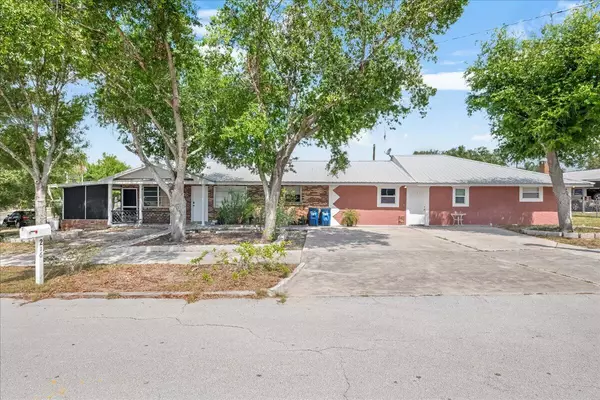 216 Micco AVE, Sebring, FL 33870