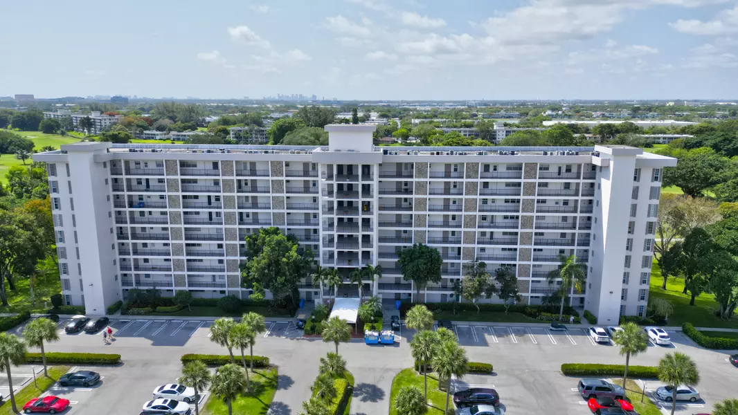 3050 N Palm Aire DR 505, Pompano Beach, FL 33069