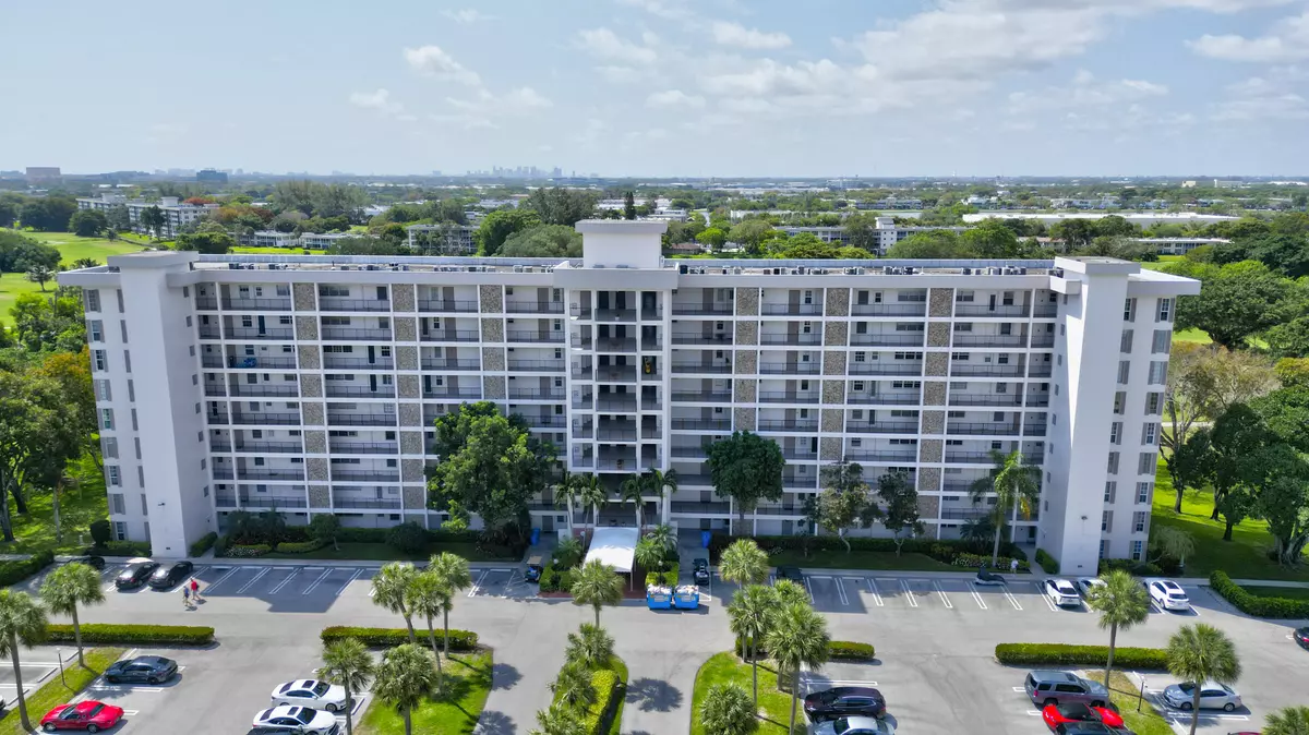 Pompano Beach, FL 33069,3050 N Palm Aire DR 505