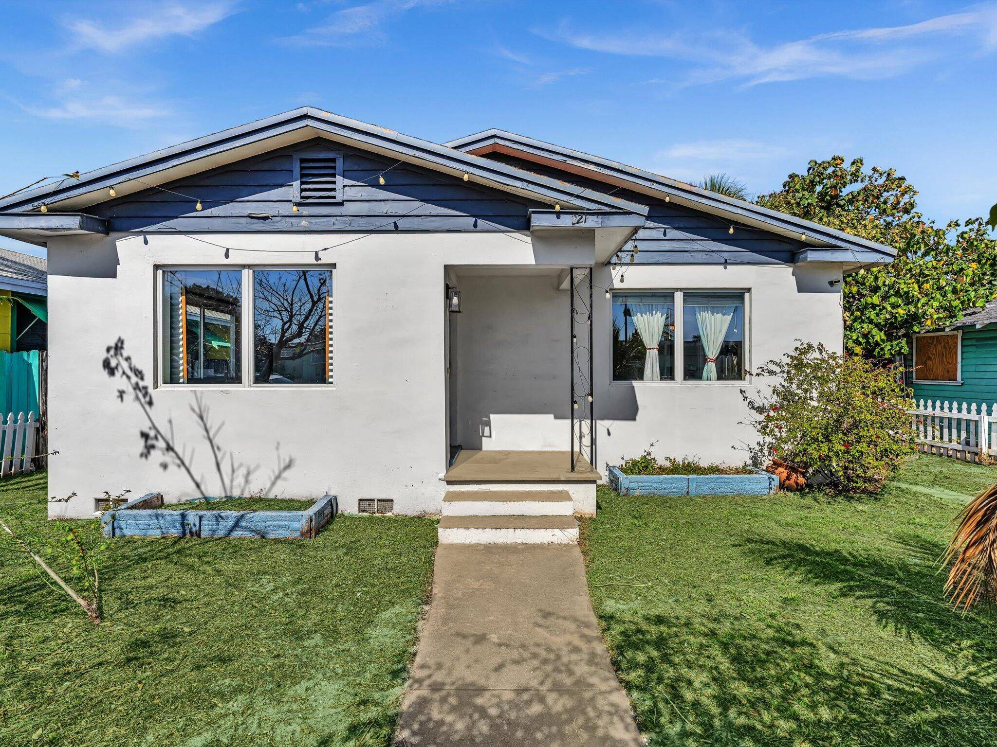 221 N M ST,  Lake Worth,  FL 33460