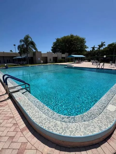 Palm Springs, FL 33461,721 Lori DR 210