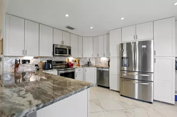 West Palm Beach, FL 33417,4491 Willow Pond RD Apt B