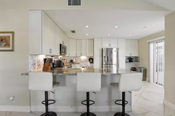 West Palm Beach, FL 33417,4491 Willow Pond RD Apt B