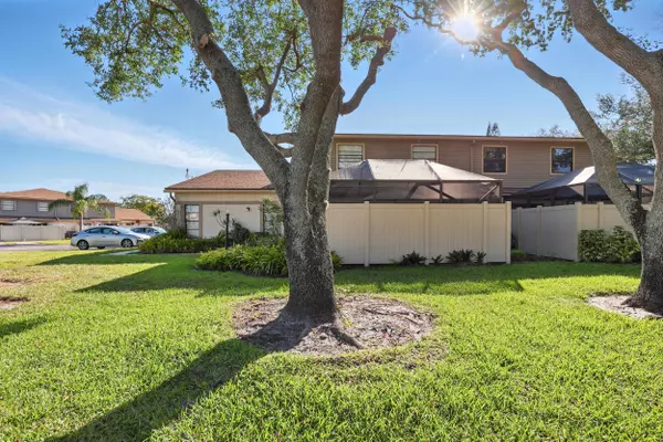 4491 Willow Pond RD Apt B, West Palm Beach, FL 33417