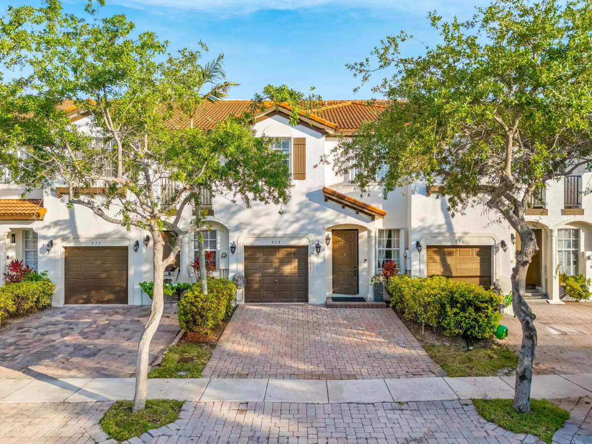 Homestead, FL 33033,974 NE 29th TER