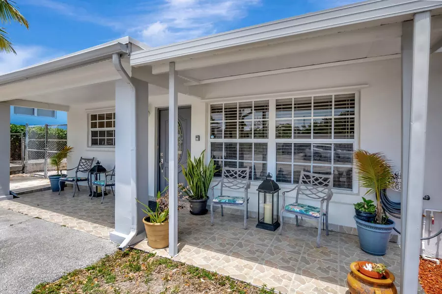 391 SW 2nd ST, Boca Raton, FL 33432