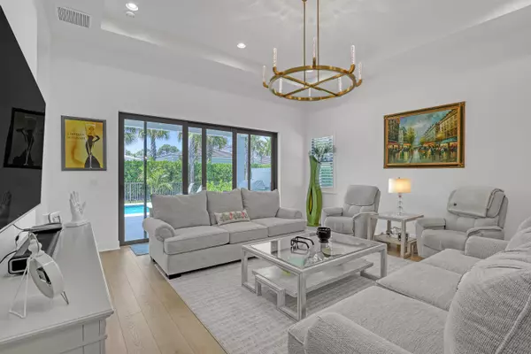 Palm Beach Gardens, FL 33418,13237 Faberge PL