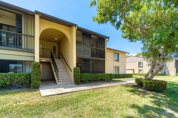 Greenacres, FL 33415,723 Sunny Pine WAY B1