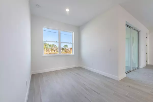 Fort Pierce, FL 34982,5106 Hickory DR