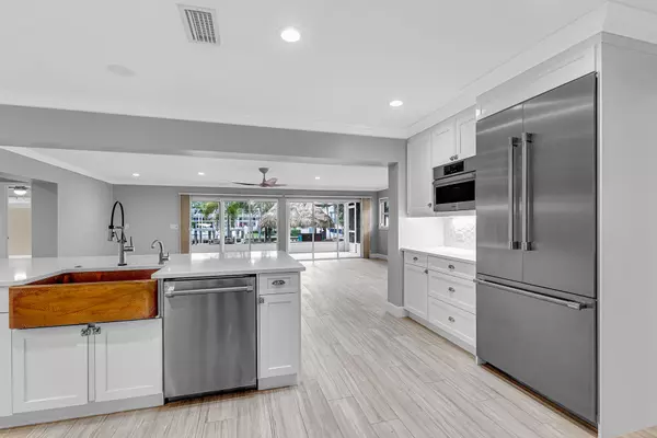 Palm Beach Gardens, FL 33410,12831 S Shore DR