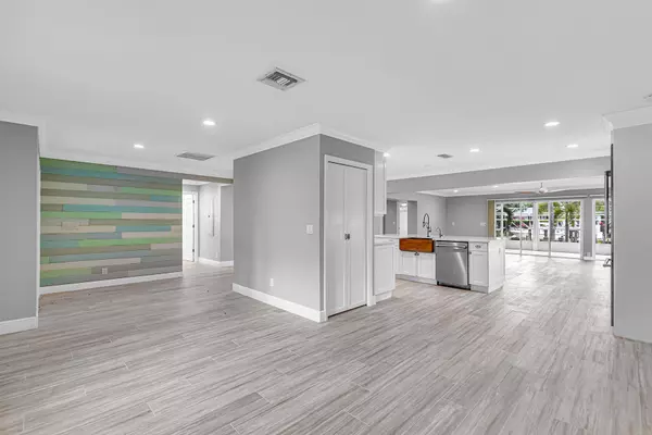 Palm Beach Gardens, FL 33410,12831 S Shore DR