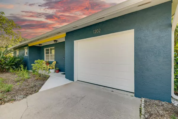 Stuart, FL 34996,1202 SE Madison AVE