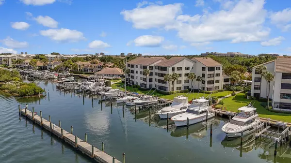 821 Oak Harbour DR, Juno Beach, FL 33408