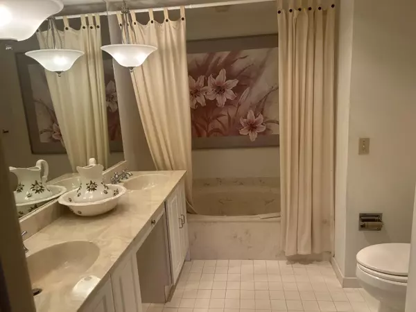 North Palm Beach, FL 33408,11370 Twelve Oaks WAY 117