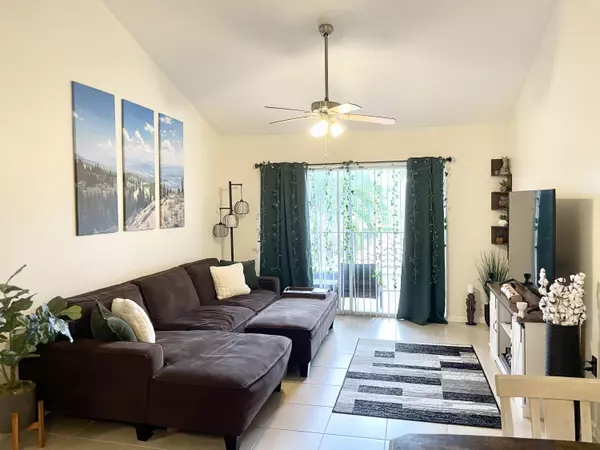 Lake Worth, FL 33463,7912 Sonoma Springs CIR 201