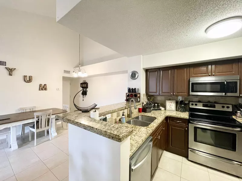 7912 Sonoma Springs CIR 201, Lake Worth, FL 33463