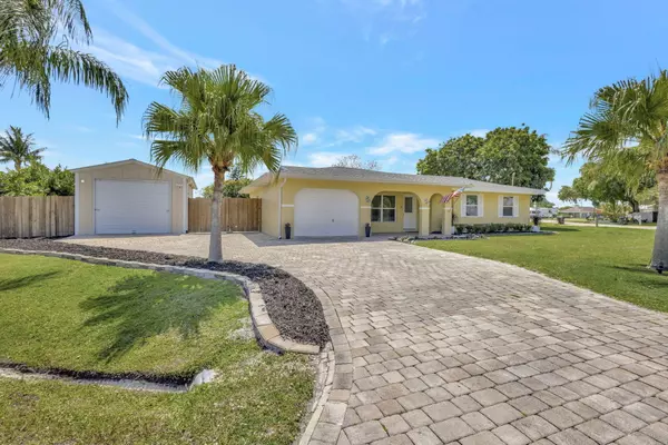 691 SE Harbor View DR, Port Saint Lucie, FL 34953