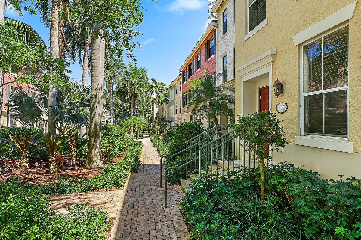 West Palm Beach, FL 33401,696 Fern ST