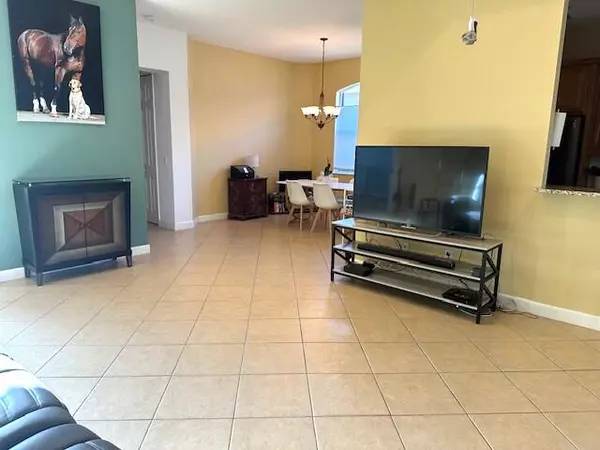 Port Saint Lucie, FL 34986,7326 Bob O Link WAY