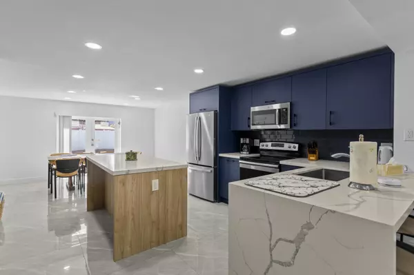 Hollywood, FL 33020,1640 Washinghton ST