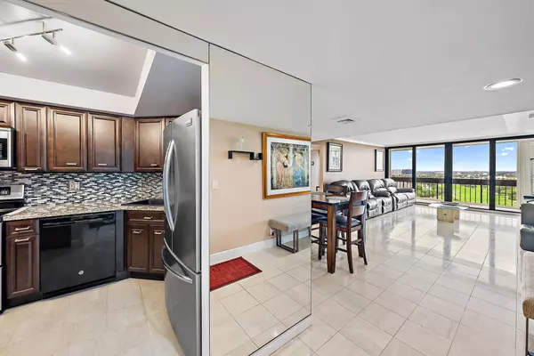 West Palm Beach, FL 33401,2400 Presidential WAY 1204