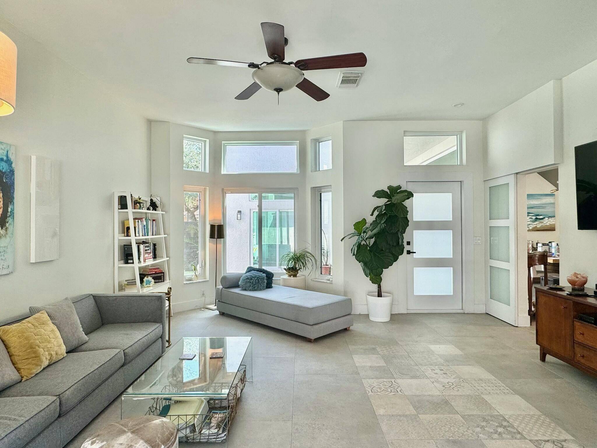 Hollywood, FL 33019,1087 Satinleaf ST