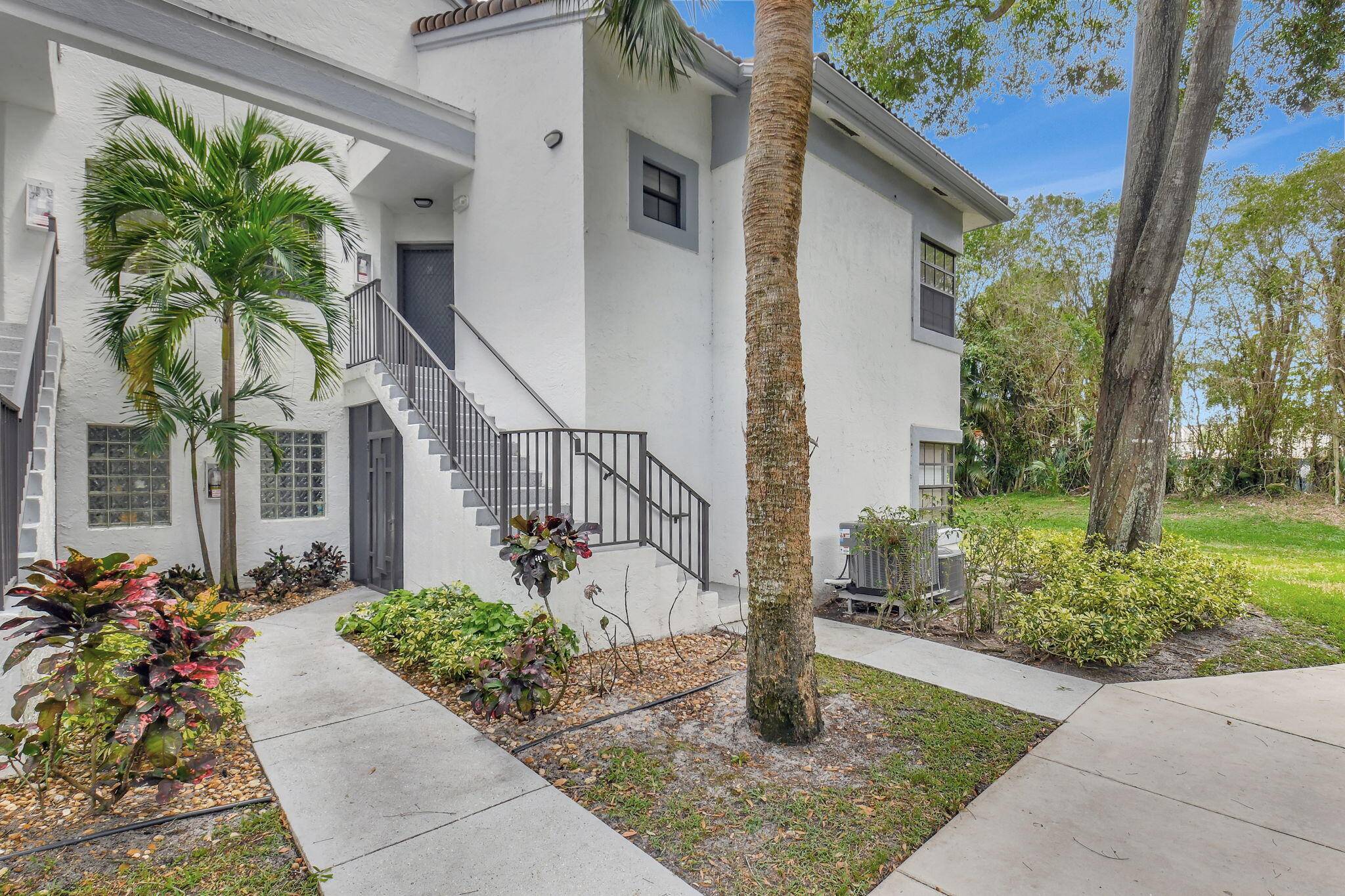 Boynton Beach, FL 33437,5450 Verona DR M