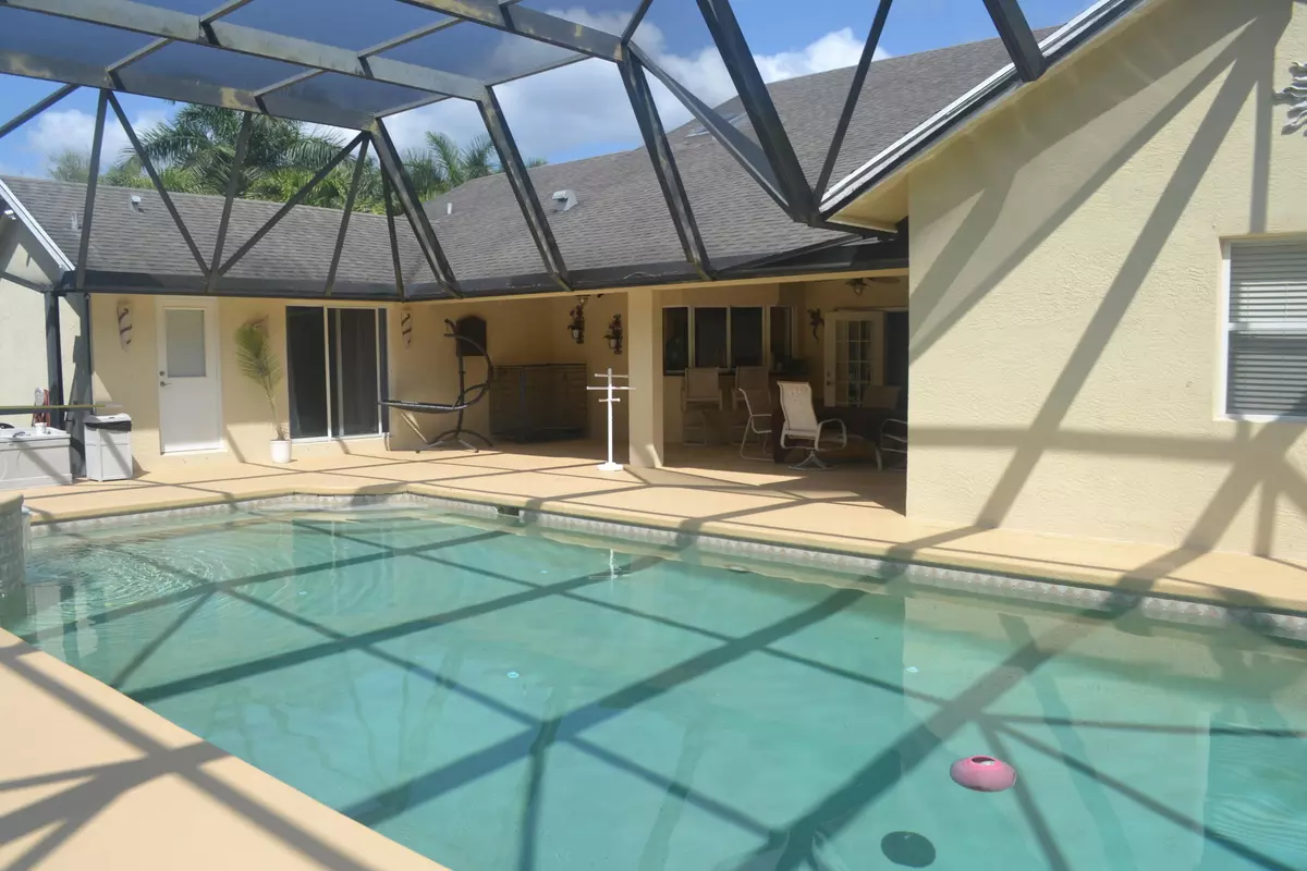 Loxahatchee, FL 33470,17768 Temple BLVD