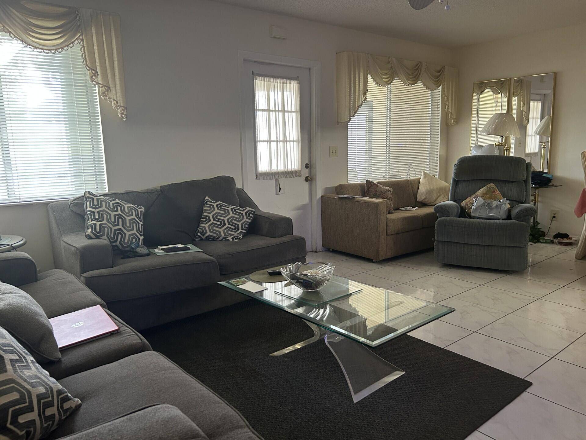 213 Pine Hov Circle D2, Greenacres, FL 33463