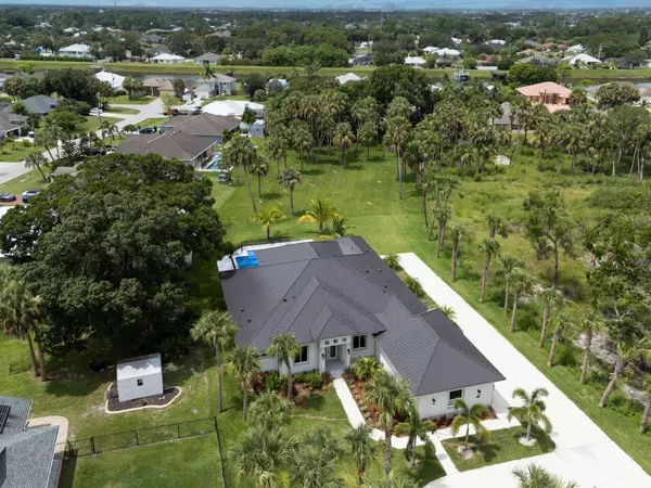 Port Saint Lucie, FL 34953,2000 SW Leafy RD