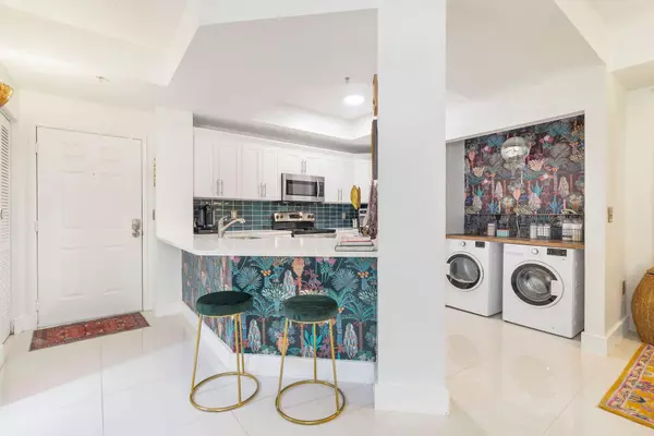 West Palm Beach, FL 33401,630 S Sapodilla AVE 110