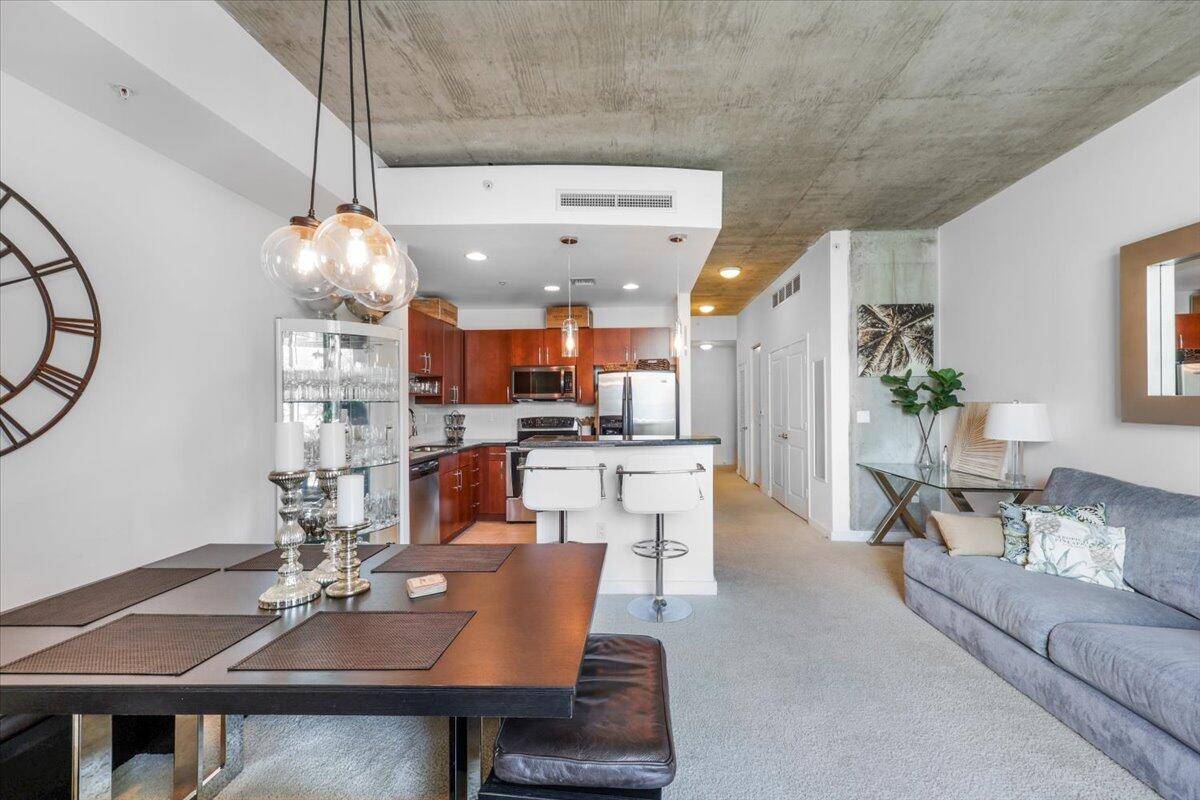 West Palm Beach, FL 33401,300 S Australian AVE 717