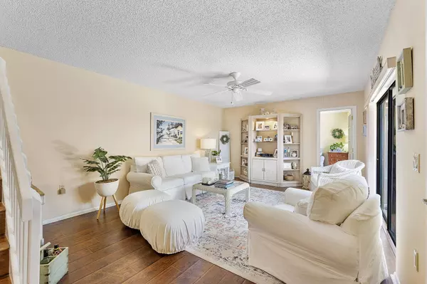 Greenacres, FL 33463,2802 28th LN