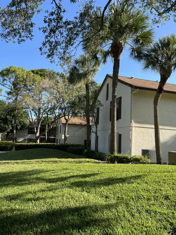 3211 Jog Park DR, Greenacres, FL 33467