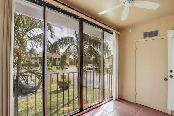 Greenacres, FL 33463,433 Pine Glen LN A-2
