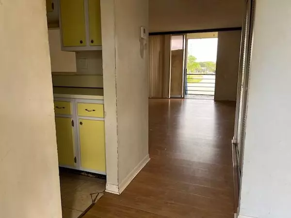 Tamarac, FL 33321,9081 Lime Bay BLVD 209