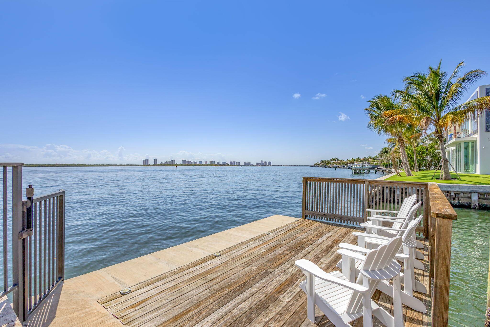 68 Yacht Club DR 3, North Palm Beach, FL 33408