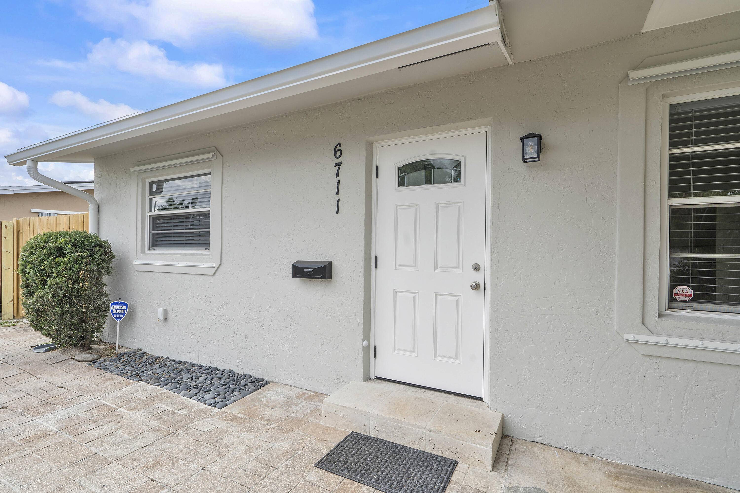 6711 Franklin ST, Hollywood, FL 33024