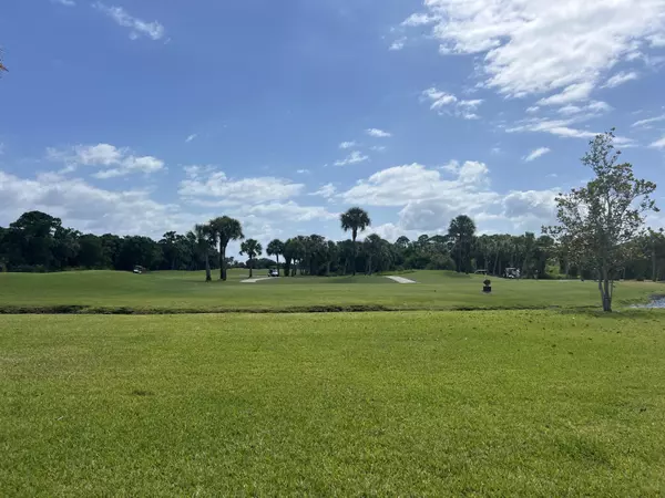 Fort Pierce, FL 34982,4220 Gator Trace AVE 5e