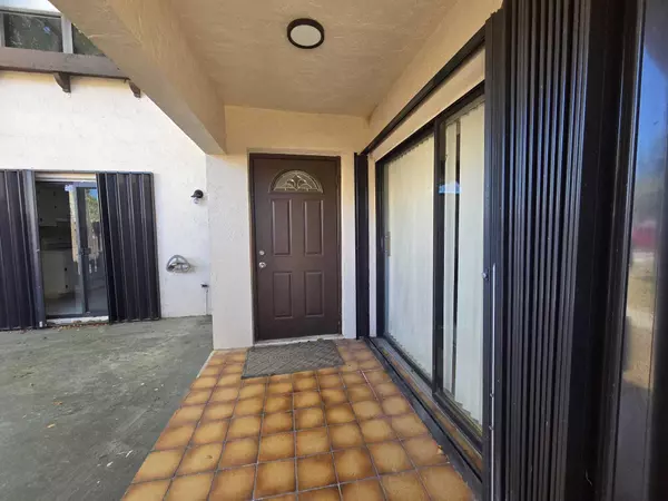 Greenacres, FL 33463,6363 Seven Springs BLVD B
