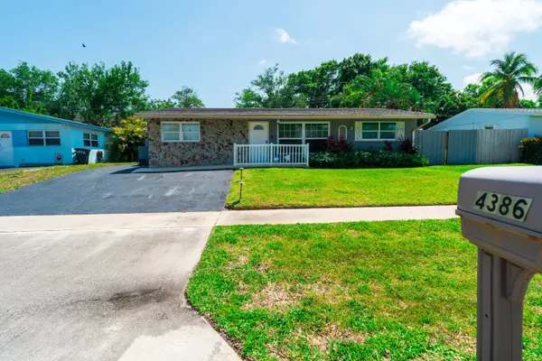 Palm Beach Gardens, FL 33410,4386 Bamboo DR