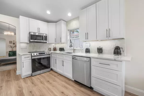 Wellington, FL 33414,1825 Capeside CIR