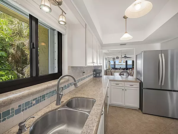 Stuart, FL 34996,175 SE Saint Lucie BLVD F116