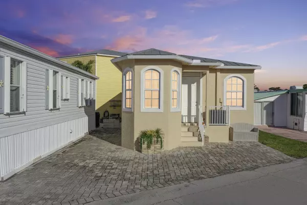 Jensen Beach, FL 34957,10725 S Ocean DR 177