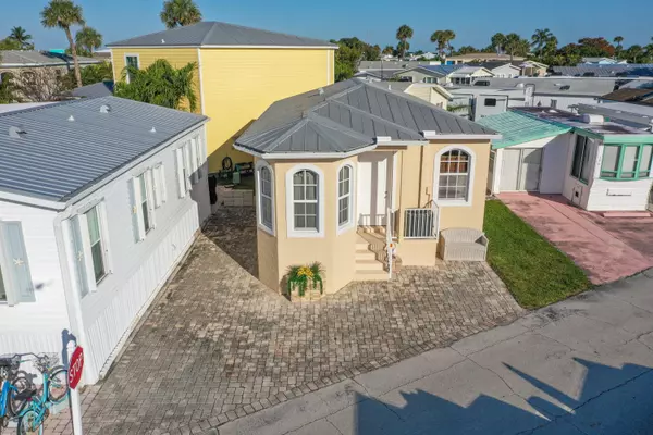 Jensen Beach, FL 34957,10725 S Ocean DR 177