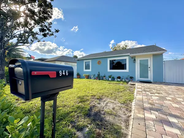 West Palm Beach, FL 33405,946 Mcintosh ST