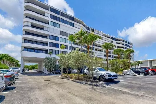 3589 S Ocean BLVD 609, South Palm Beach, FL 33480