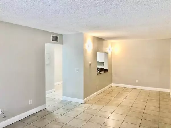 Greenacres, FL 33463,6043 N 10th AVE 130