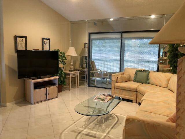 Delray Beach, FL 33484,15235 Lakes Of Delray BLVD 303